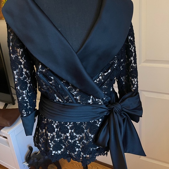 Tadashi - Black Lace Eve Jacket. Showstopper for sure! - Picture 11 of 16
